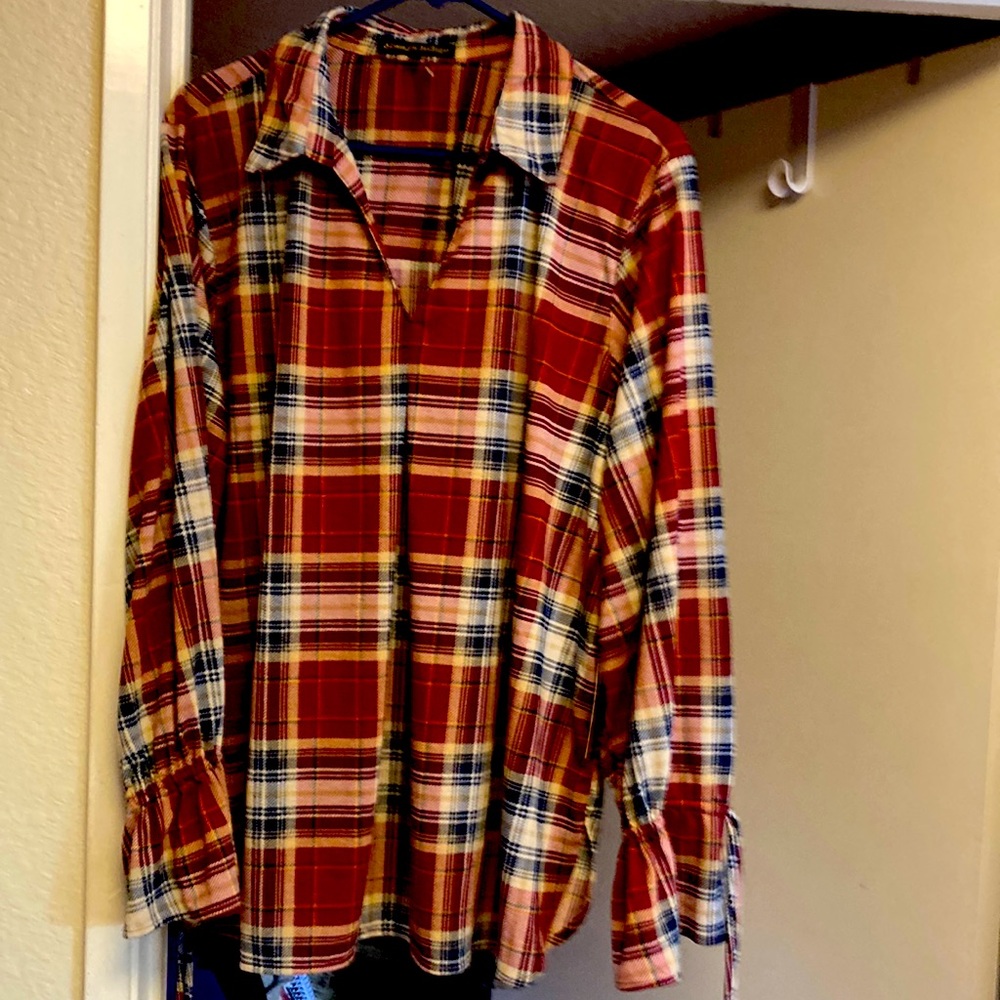 NWT women’s plus size 3x long sleeved plaid shirt
